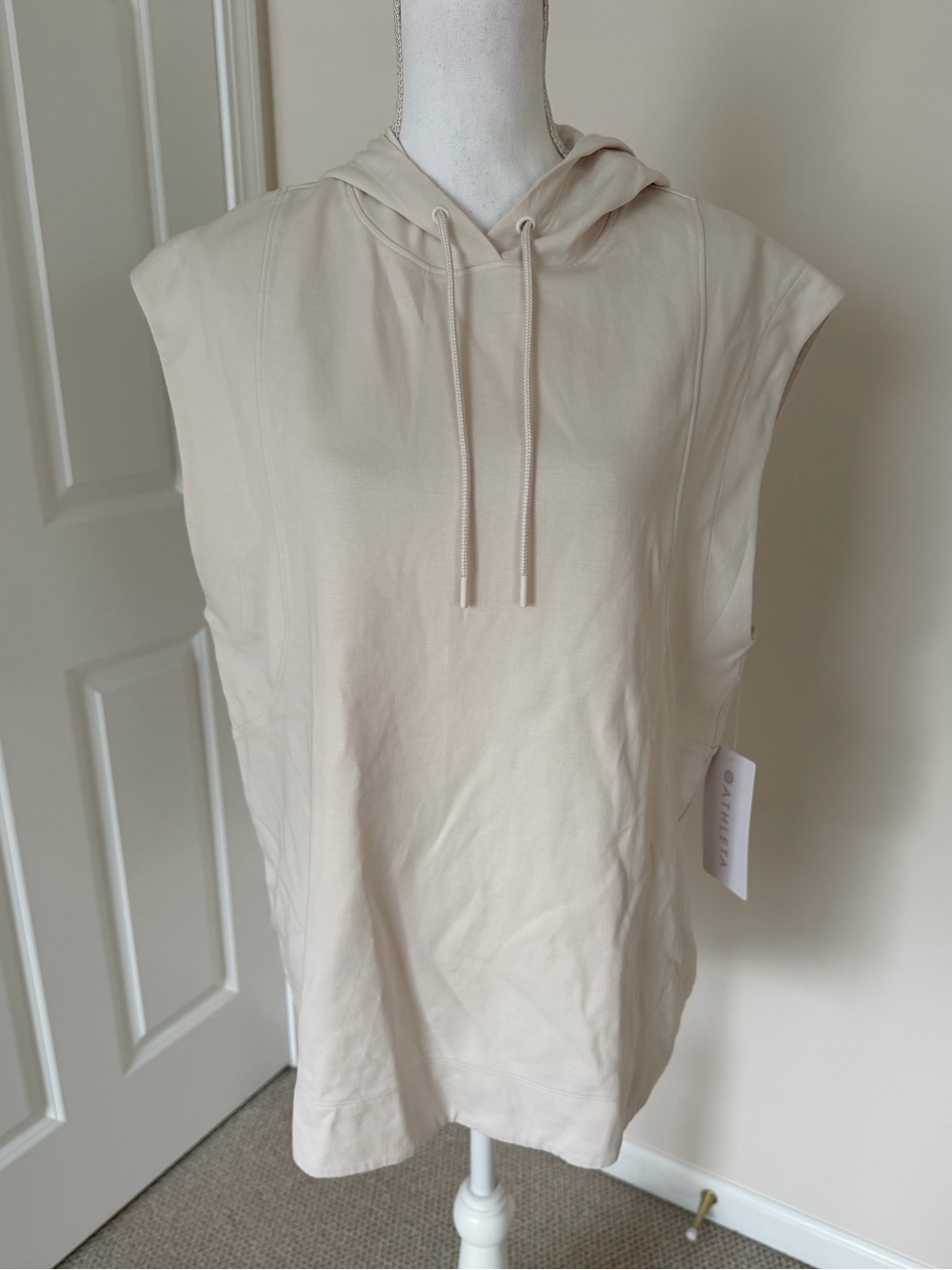 Athleta - Sleeveless Hooded Vest Top in Cream (medium)